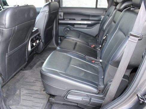 Used 2018 Ford Expedition XLT w/ Equipment Group 202A image 5