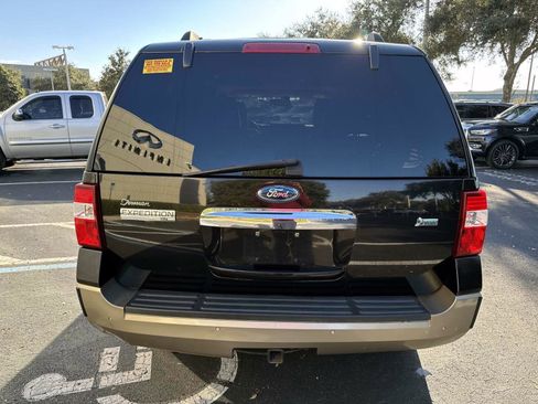 Used 2013 Ford Expedition XLT image 3