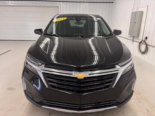Used 2024 Chevrolet Equinox LT FWD image 2