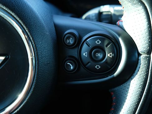 Used 2017 MINI Cooper Clubman Cooper Hatchback 4D image 38