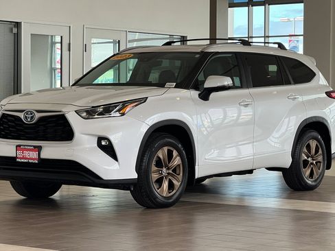 Used 2023 Toyota Highlander Bronze Edition w/ Protection Package #3 (TMS) FWD image 8