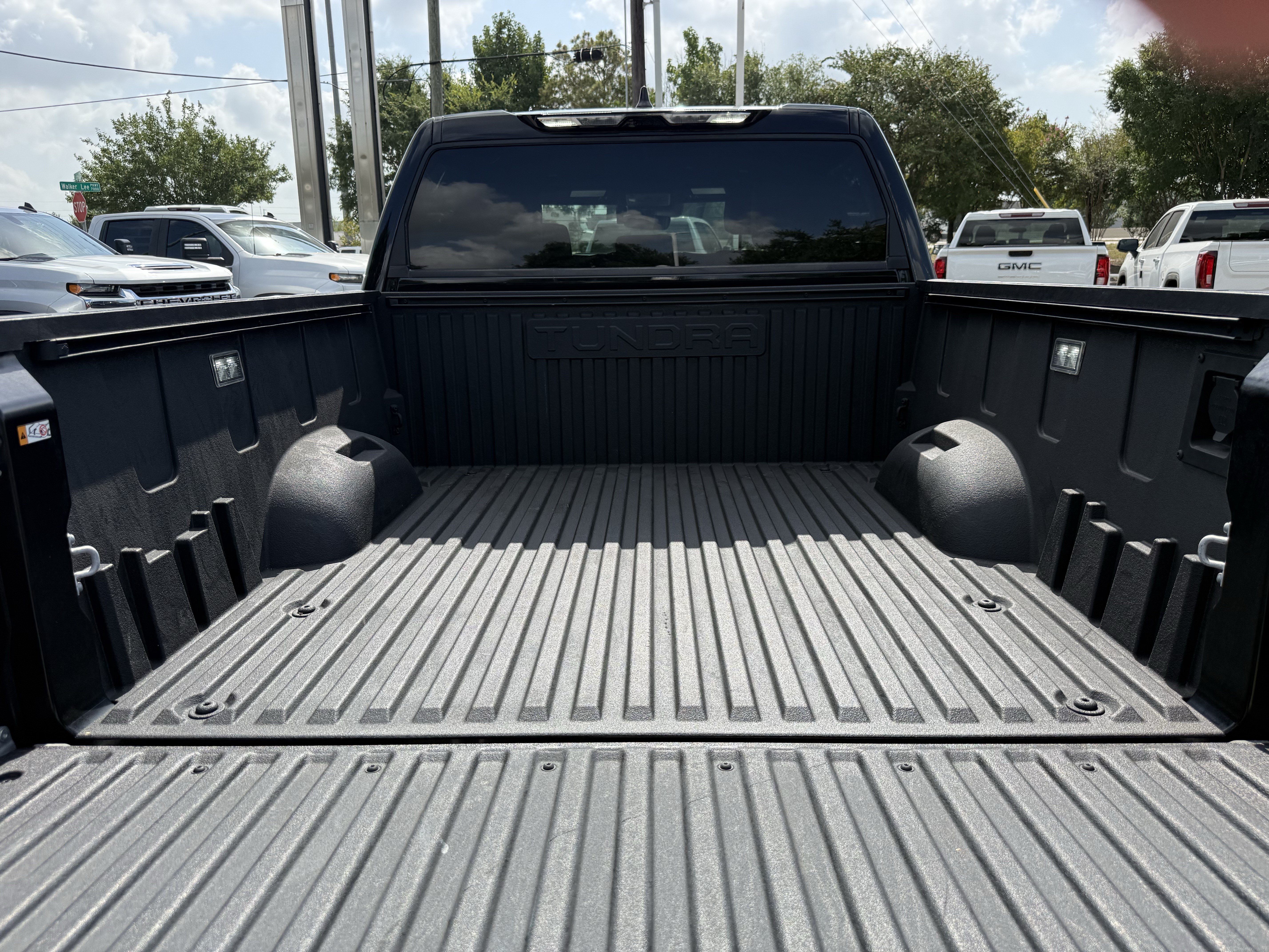 Used 2026 Toyota Tundra Limited w/ Power Package AWD/4WD image 31