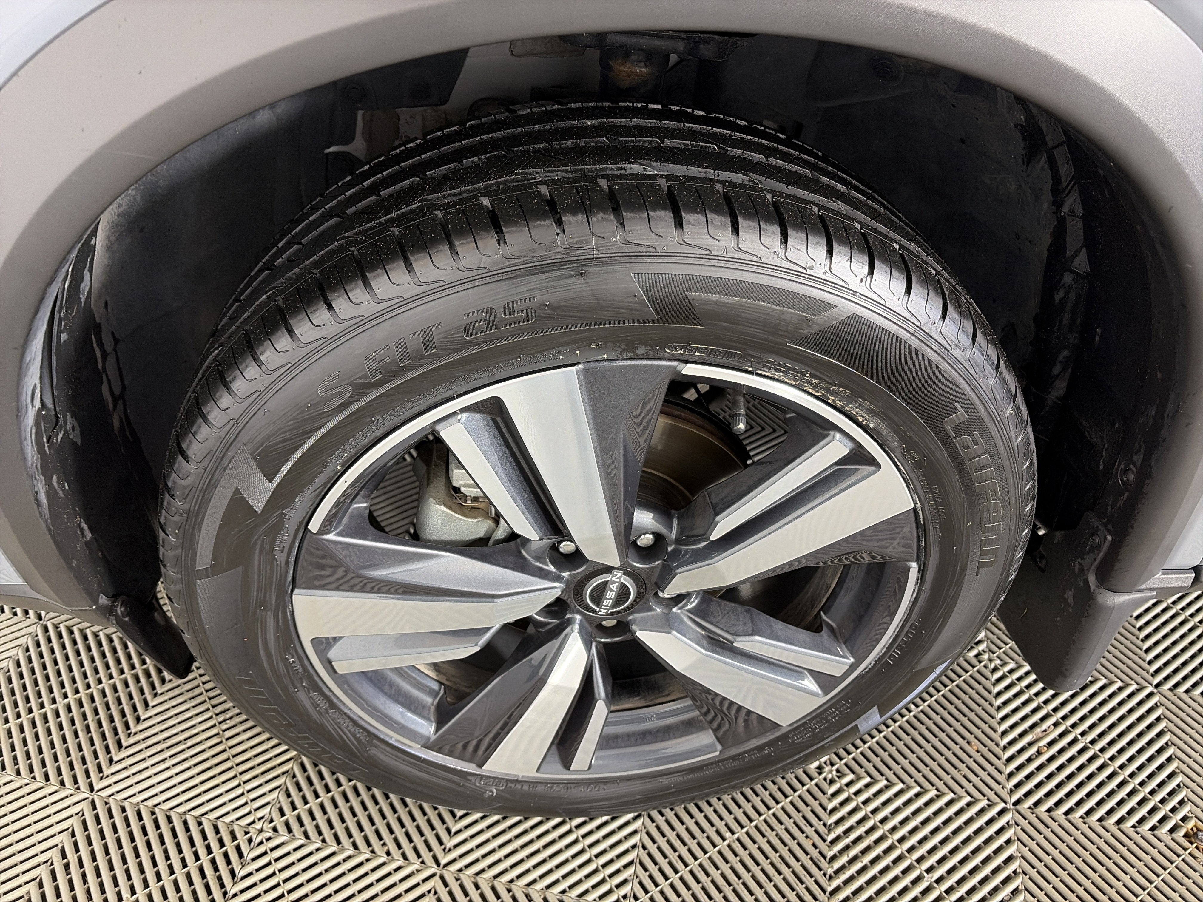 Certified 2023 Nissan Rogue SL w/ SL Premium Package AWD/4WD image 13