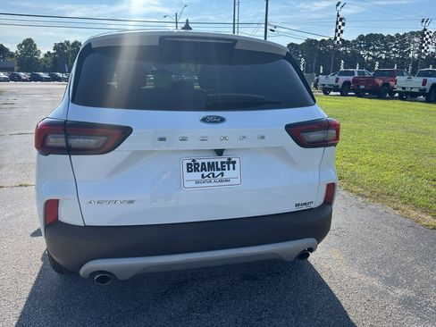 Used 2023 Ford Escape Active image 3