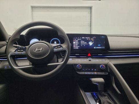 Used 2024 Hyundai Elantra SEL image 22