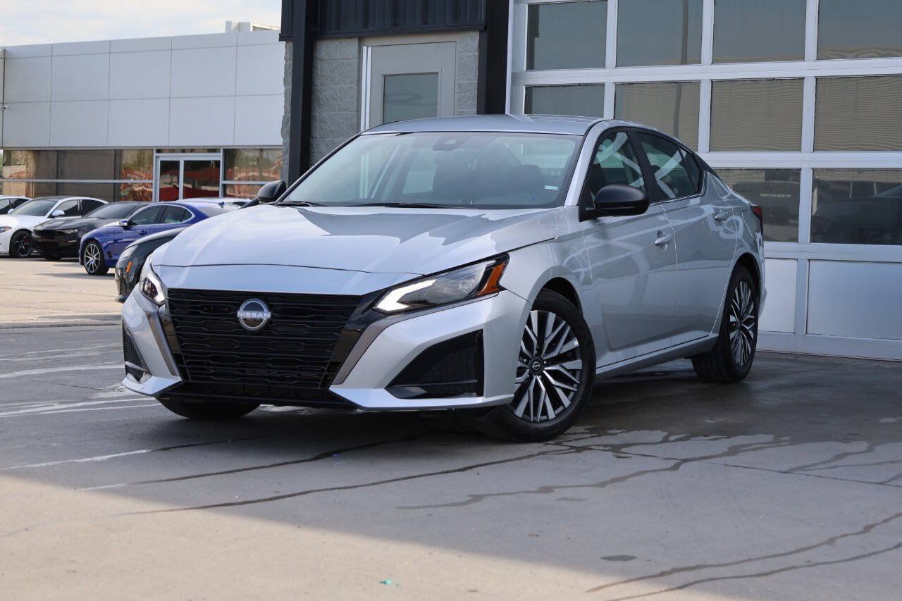 Used 2026 Nissan Altima 2.5 SV FWD image 3