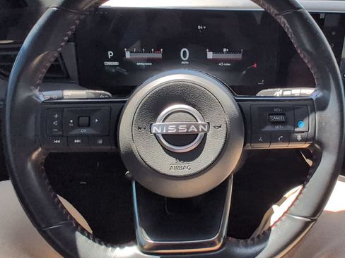 Used 2025 Nissan Kicks SR AWD/4WD image 9