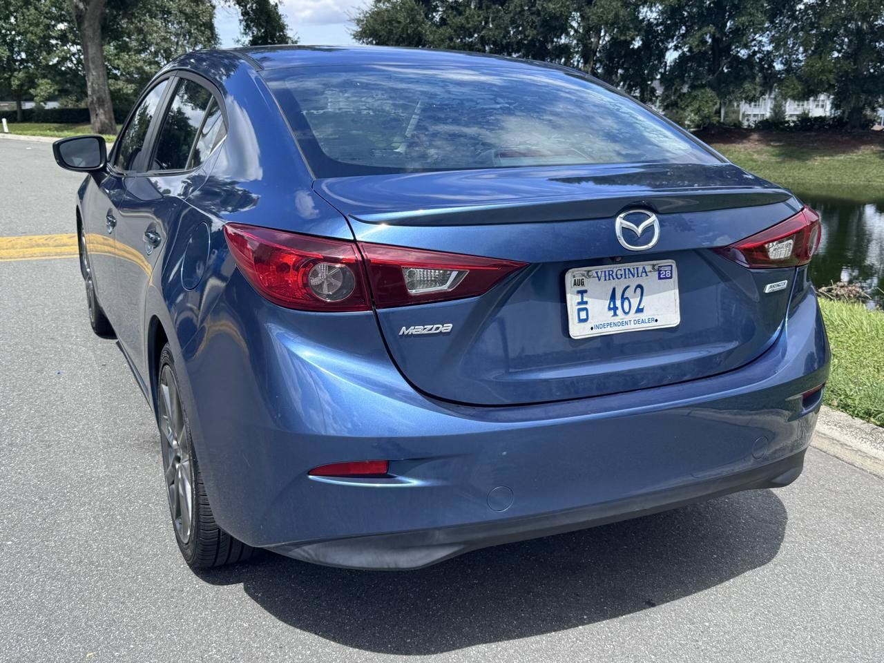 Used 2018 MAZDA MAZDA3 Touring FWD image 11