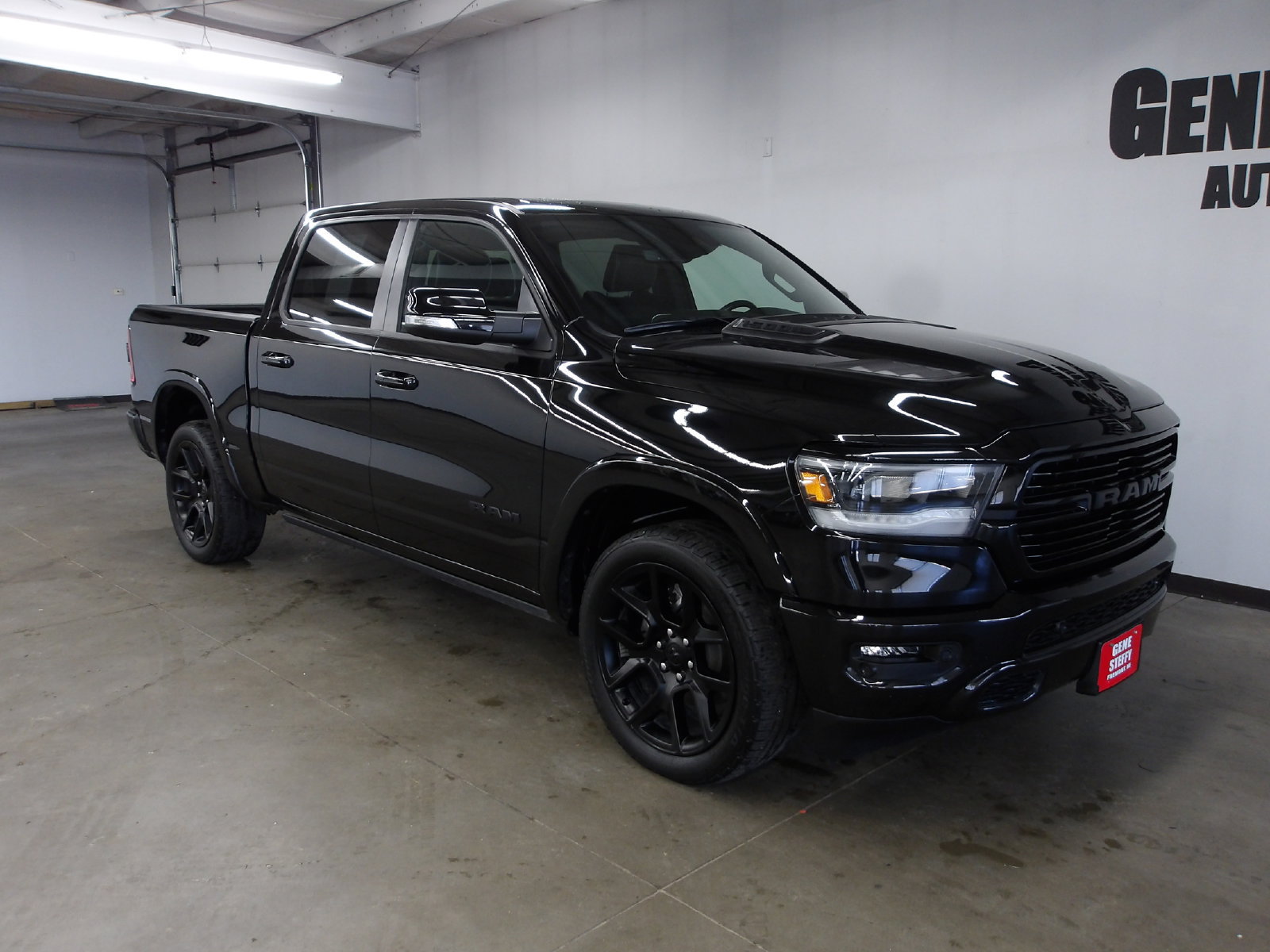 Used 2021 RAM 1500 Laramie AWD/4WD image 4