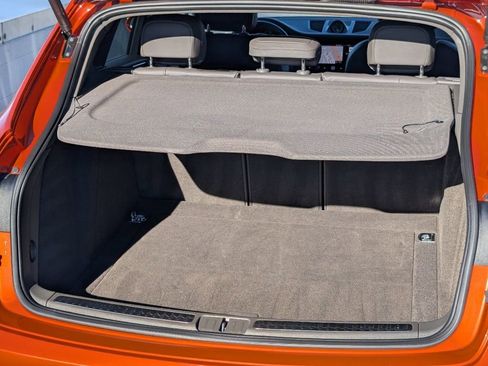 Certified 2024 Porsche Macan image 18