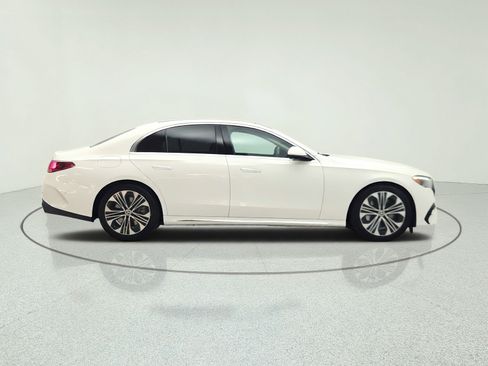 Used 2026 Mercedes-Benz E 450 4MATIC Sedan w/ Winter Package image 4