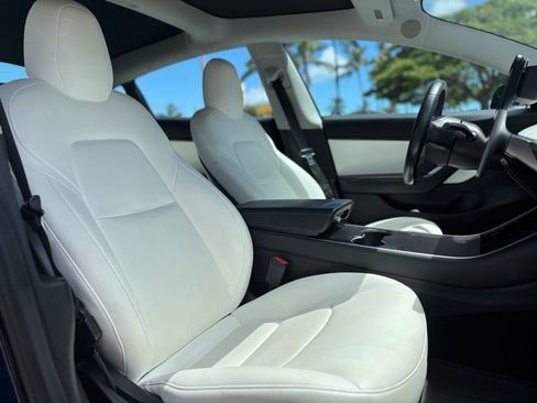 Used 2018 Tesla Model 3 Mid Range RWD image 9