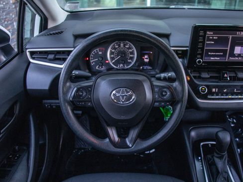 Used 2022 Toyota Corolla LE image 12