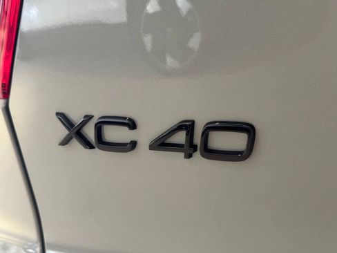 New 2026 Volvo XC40 B5 Ultra w/ Protection Package Premier AWD/4WD image 9