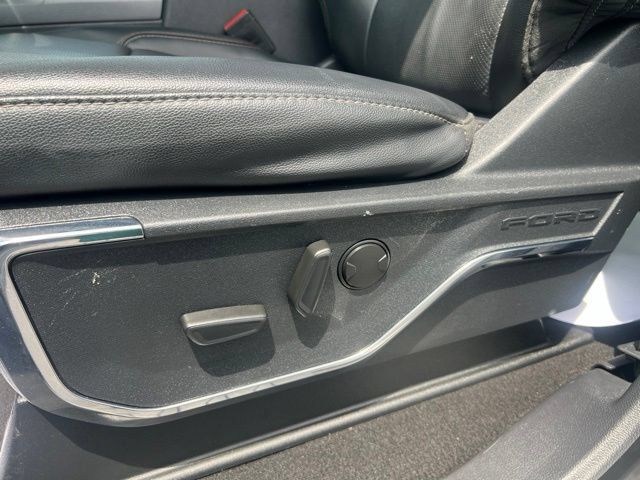 Used 2024 Ford F250 Lariat w/ Black Appearance Package AWD/4WD image 28