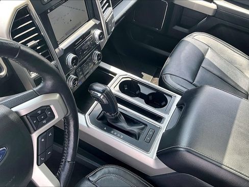 Used 2018 Ford F150 Lariat w/ Equipment Group 502A Luxury AWD/4WD image 15