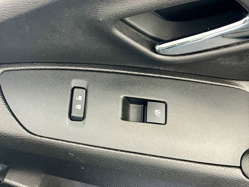 Used 2018 Chevrolet Trax LS image 30