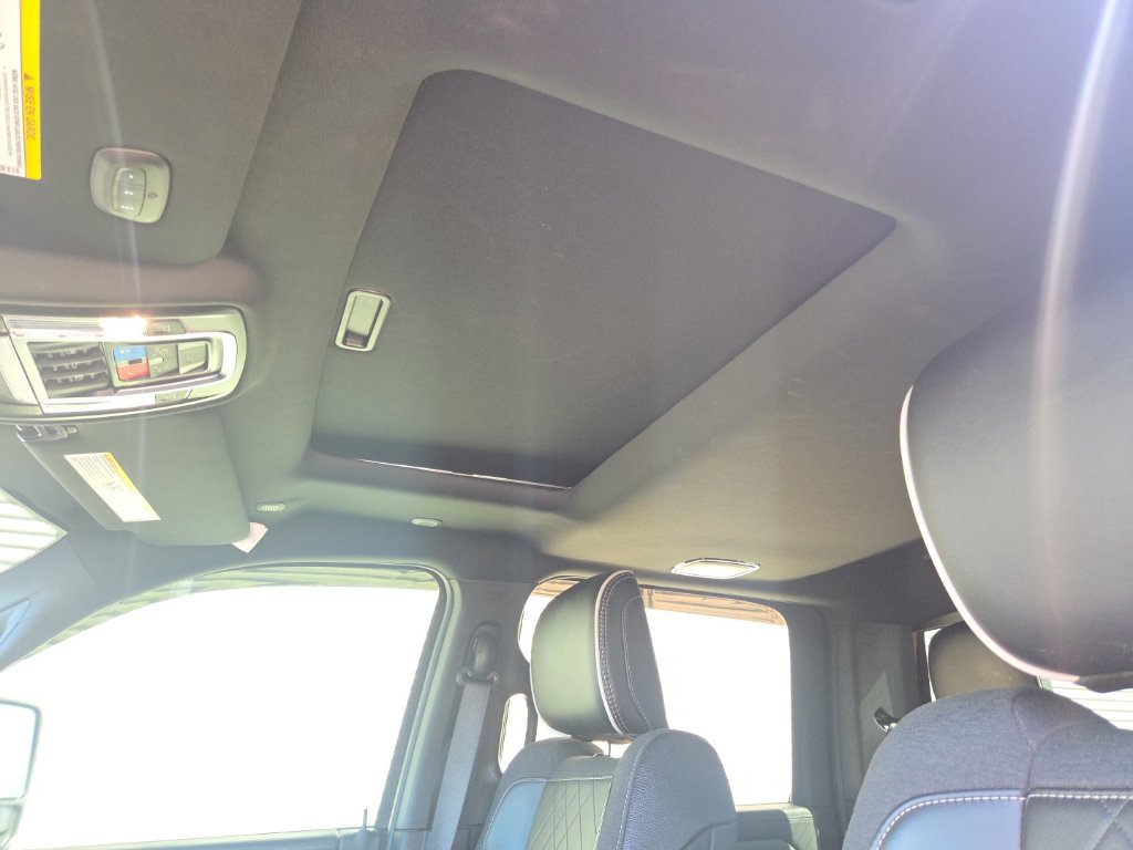 Used 2025 RAM 2500 Limited AWD/4WD image 22