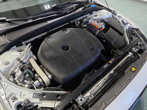 Used 2023 Volvo S60 T8 Plus image 35