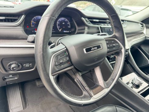 Used 2021 Jeep Grand Cherokee L Limited image 23