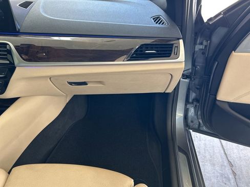 Used 2018 BMW 530e xDrive image 23