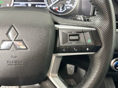 Used 2023 Mitsubishi Outlander SE image 22