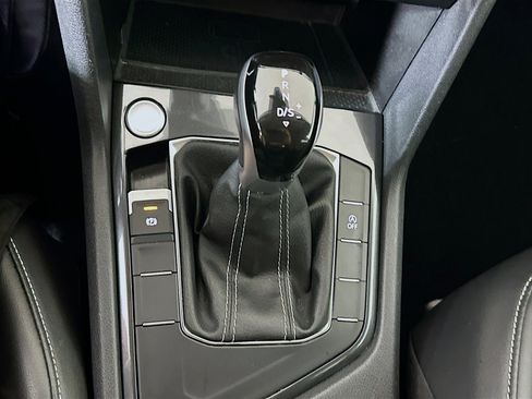 Used 2024 Volkswagen Tiguan Wolfsburg Edition image 24