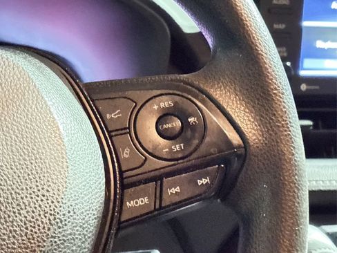 Used 2021 Toyota RAV4 LE image 25