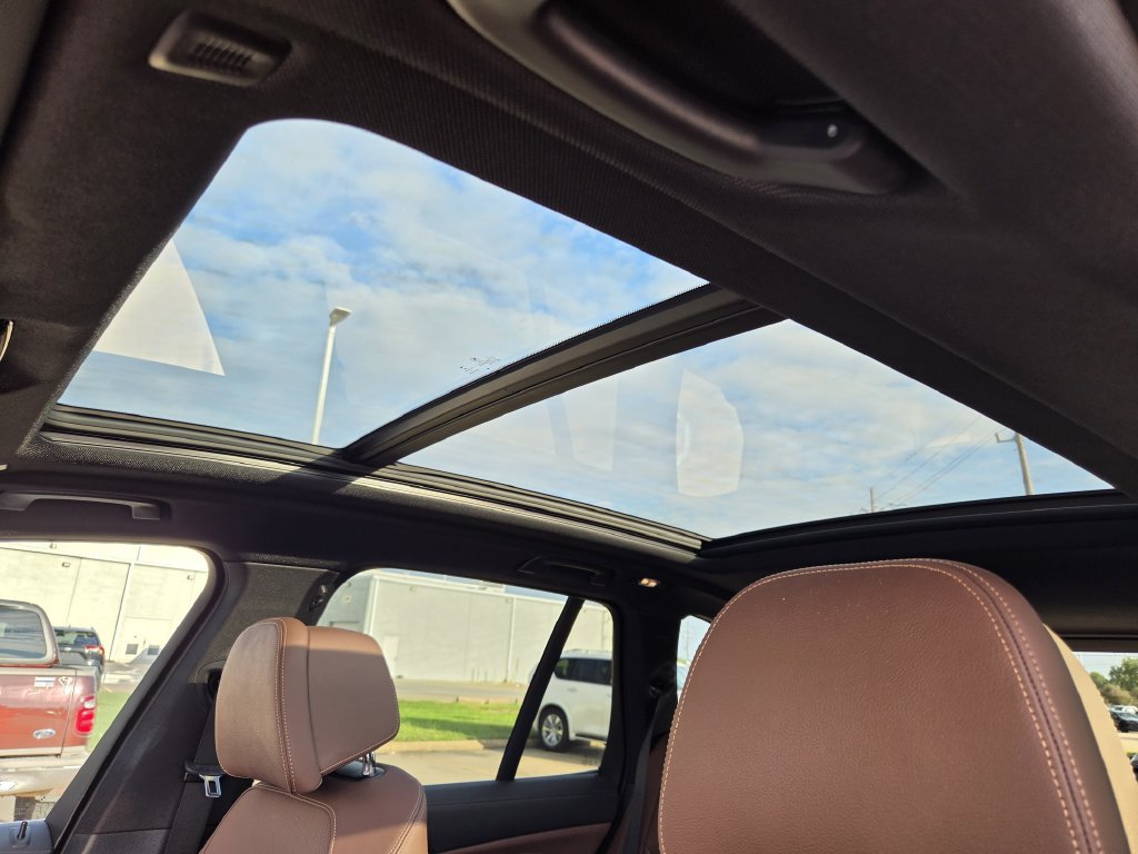 Used 2022 BMW X5 sDrive40i w/ Luxury Seating Package RWD image 28