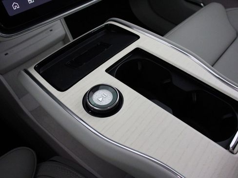 New 2025 Volvo EX90 Plus image 7