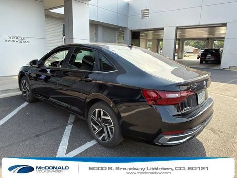 Used 2024 Volkswagen Jetta SEL FWD image 4