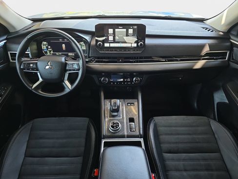 Used 2025 Mitsubishi Outlander SE AWD/4WD image 10