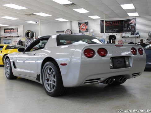 Used 2004 Chevrolet Corvette Z06 w/ Memory Package image 5