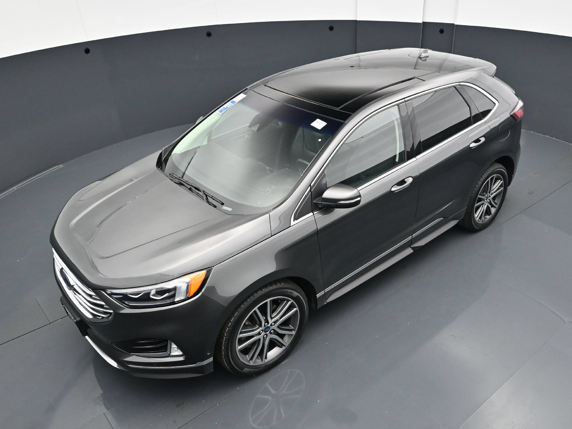 Used 2019 Ford Edge Titanium w/ Equipment Group 301A AWD/4WD image 37