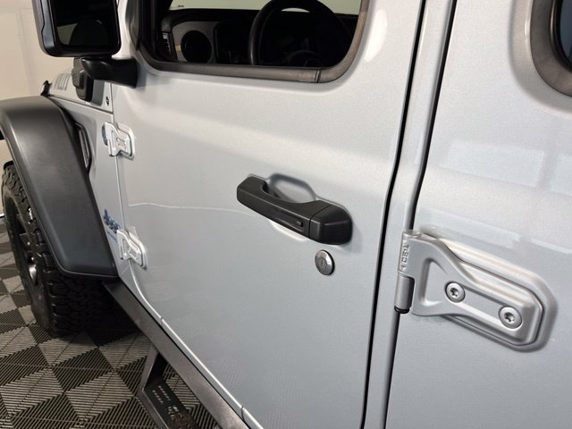 Used 2024 Jeep Wrangler Unlimited AWD/4WD image 13