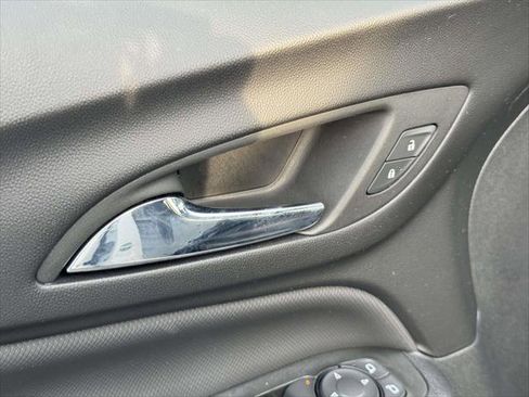 Used 2023 Chevrolet Equinox RS image 17