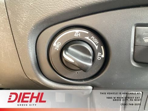 Used 2022 Nissan Frontier PRO-4X w/ Technology Package image 26