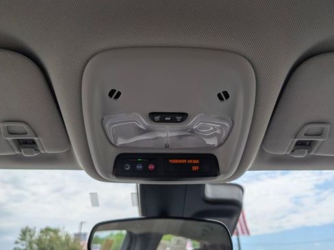 Used 2023 Chevrolet Bolt EUV LT w/ Driver Confidence Package FWD image 26