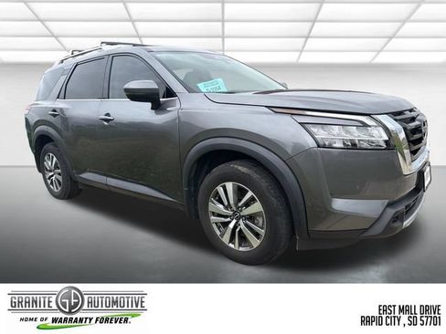 Used 2023 Nissan Pathfinder SL FWD image 8