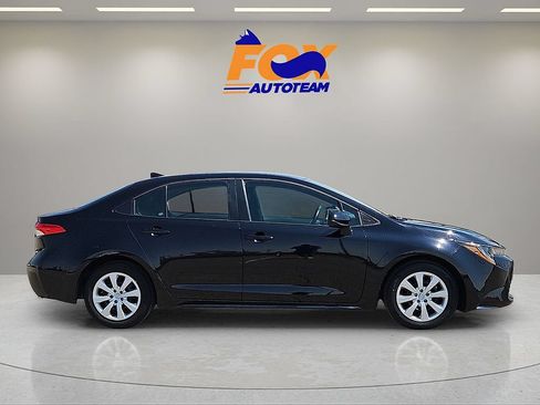 Used 2025 Toyota Corolla LE FWD image 5