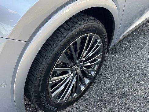 Certified 2025 Lexus RX 450h AWD w/ Luxury Package image 9