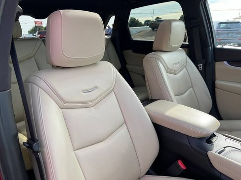 Used 2017 Cadillac XT5 Luxury w/ Driver Awareness Package FWD image 15