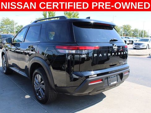 Certified 2024 Nissan Pathfinder SV image 5