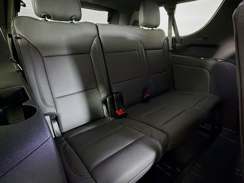 New 2026 Chevrolet Suburban LT image 28