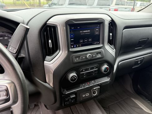 Used 2022 Chevrolet Silverado 2500 Custom w/ Custom Value Package AWD/4WD image 19