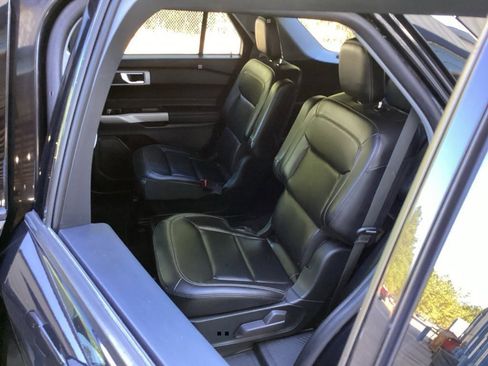 Used 2021 Ford Explorer XLT w/ Equipment Group 202A image 41