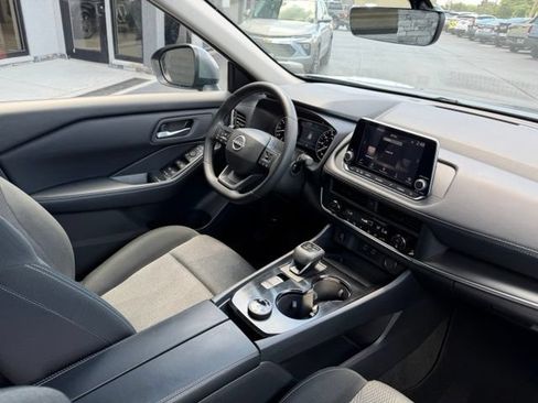 Used 2026 Nissan Rogue SV AWD/4WD image 9