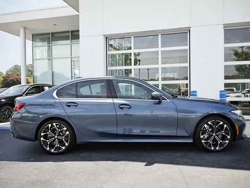 Used 2025 BMW 330i Sedan w/ M Sport Package RWD image 5