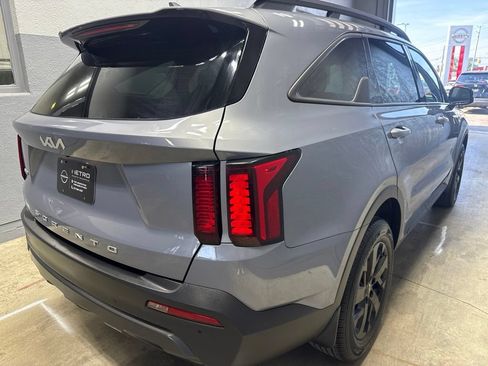 Used 2022 Kia Sorento S w/ Panoramic Sunroof Package AWD/4WD image 6