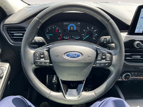 Used 2022 Ford Escape SEL FWD image 12